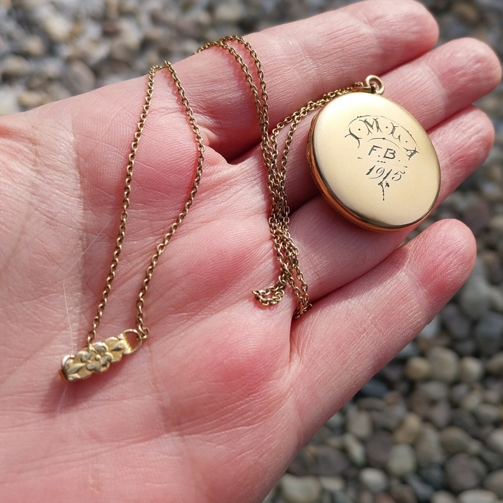 Antique Gold Planted Pendant Necklace - Picture 15 of 16